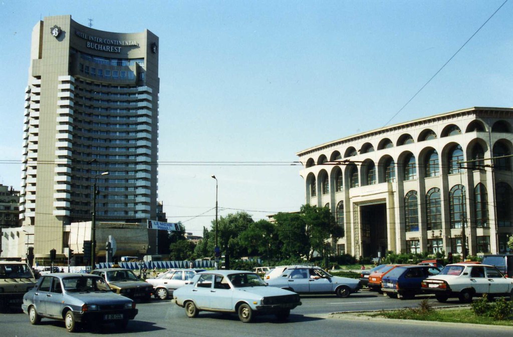 Balcescu Boulevard, May 1996 · sludgegulper (Flickr), CC BY-SA 2.0