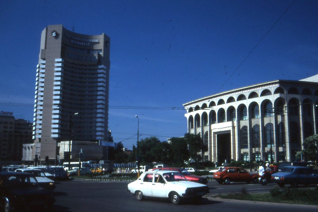 The hotel and the National Theatre in 1996
