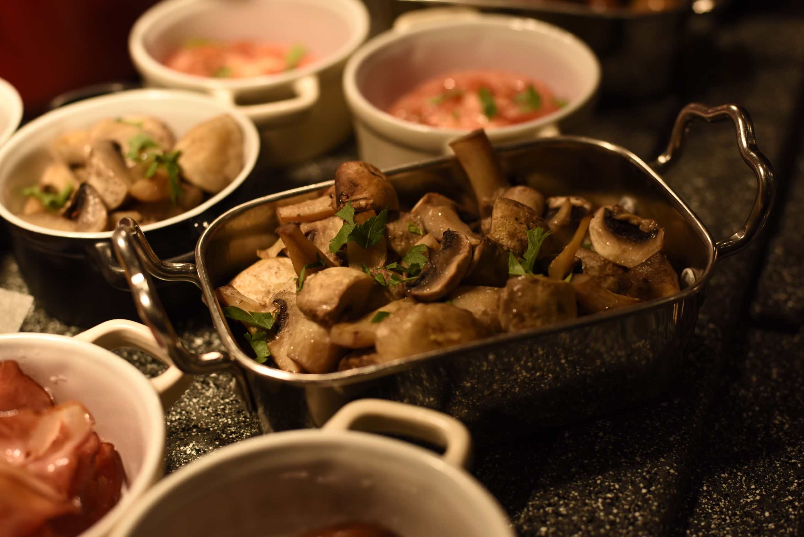 Hot breakfast dishes